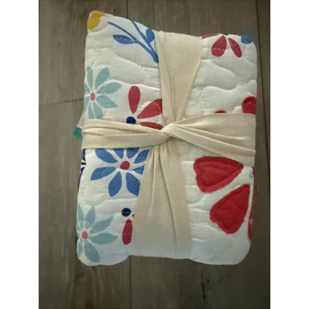 NWT NEW Pioneer Woman Mazie Medallion Quilted King Size Shams Only Bright Floral